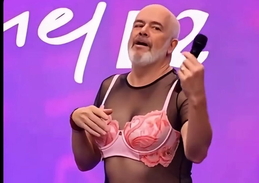 Rama poston videon e tij me minifund  protestuesit shpërthejnë në komentet  Është sëmurë djali  Bëhu gati për te Lali Eri  Dorëheqje  Balluku s ka lënë apartament pa vjedhur  VIDEO 