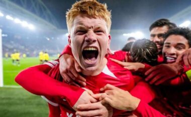 Real Madridi mban në vëzhgim Kees Smit, Mourinho synon një tjetër mesfushor