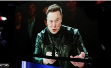 Elon Musk arrin pasurinë 1 trilion dollarë dhe hyn i pari në këtë nivel
