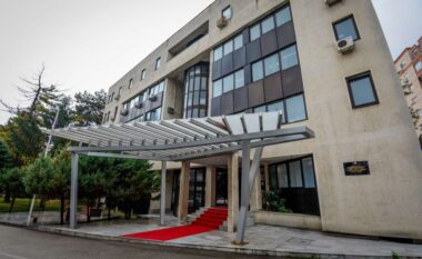 Bastisje në Veles dhe rrethinë, sekuestrohen armë e municion, përfundojnë në ndalim dy persona