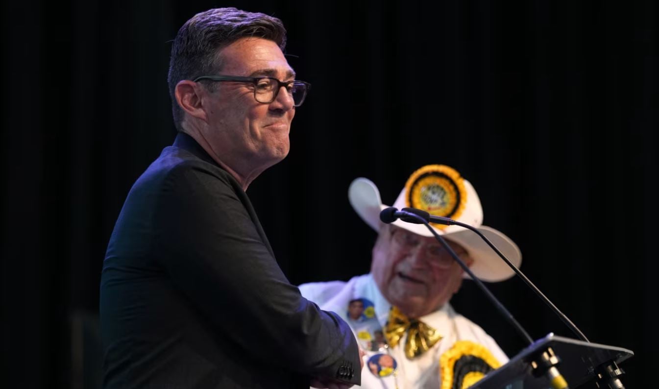 Andy Burnham triumfon në Makerfield  shtohet trysnia mbi Keir Starmer në Partinë Laburiste