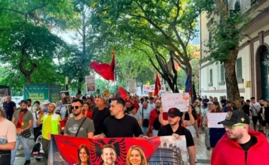 Bytyçi: Protestat po ushqehen nga pakënaqësia qytetare, por përçarja mbetet rreziku kryesor