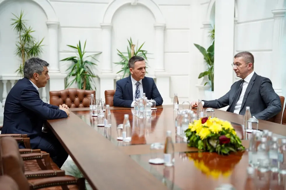 Mickoski nis konsultimet me krerët e VLEN it për riformatimin e Qeverisë