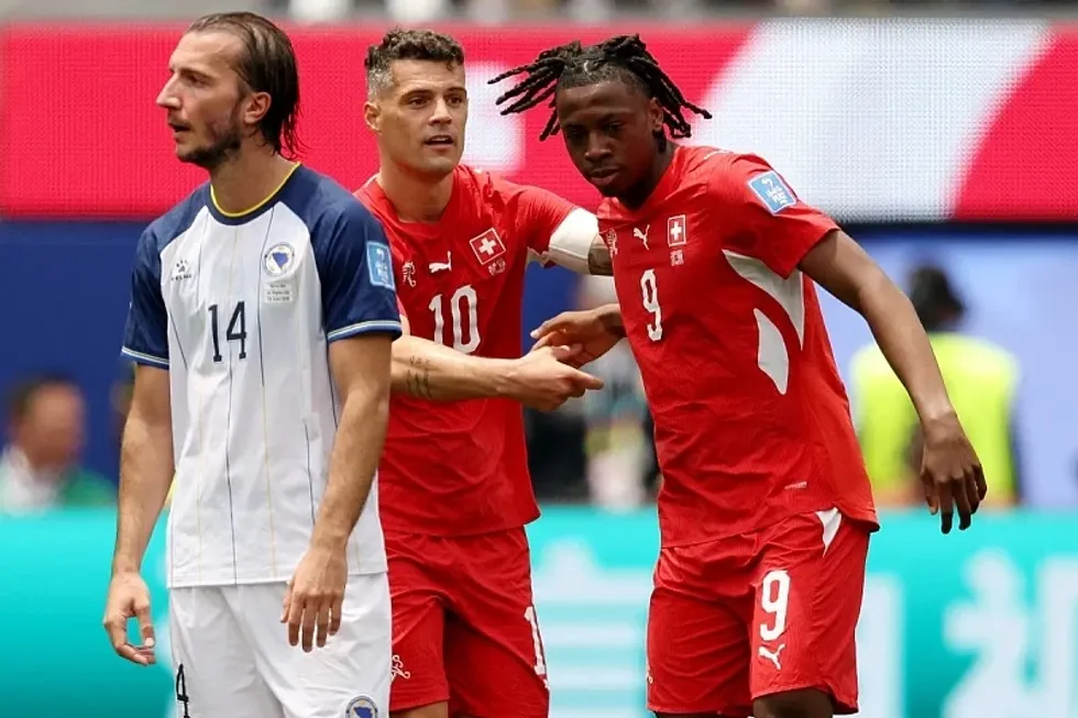 Granit Xhaka tregon pse nuk ia la penalltinë Manzambit për të kompletuar het-trikun