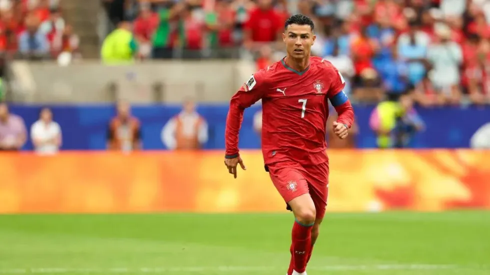 Joao Neves vihet në shënjestër online pas komenteve të tij për Cristiano Ronaldon