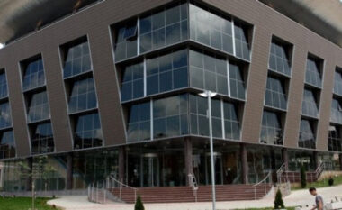 Auditimi zbulon parregullsi në MASHTI: dy vetura zyrtare, smartboard-e dhe asete të tjera nuk figurojnë si pasuri