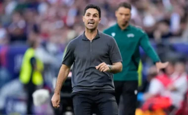 Arteta hap rrugë ndryshimeve, Arsenali vendos në treg katër lojtarë të ekipit të parë