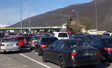 Rritet ndjeshëm fluksi në Morinë, mijëra qytetarë të Kosovës i drejtohen bregdetit shqiptar