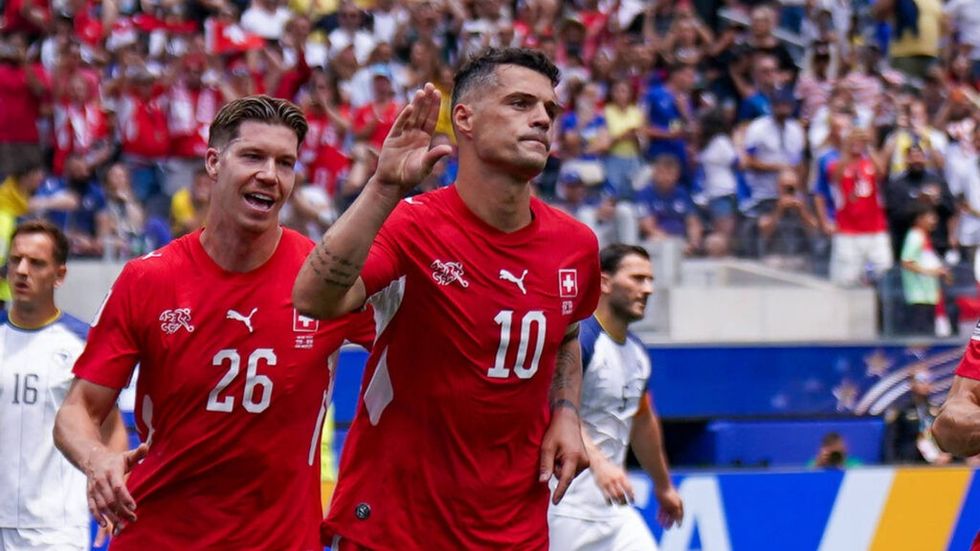 FIFA nxjerr pamjet që tregojnë si Granit Xhaka e dominoi Bosnjën me pasimet e tij brilante
