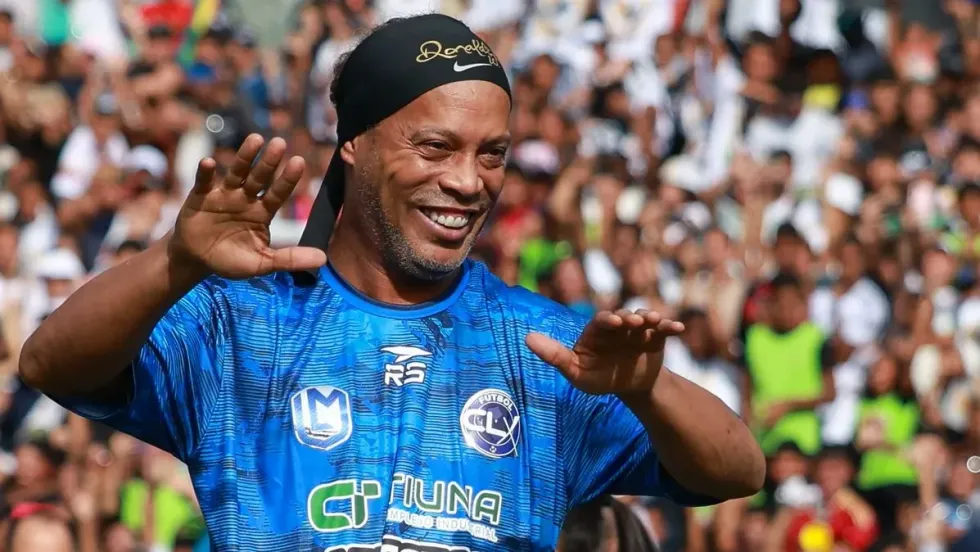 Ronaldinho rikthehet nga pensionimi me firmën te Ravenna