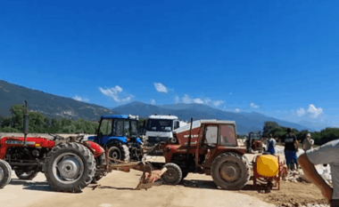 Bujqit e Pollogut ndalin punimet në Bogovinë, kërkojnë rikthimin e ujit për vaditje pas devijimit të kanalit të ri