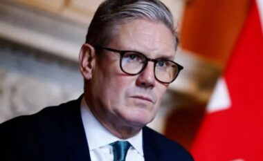 Mediat britanike paralajmërojnë largimin e Starmer, njoftimi për dorëheqje pritet të hënën në paradite dhe dorëzimi i çelësave të Downing Street