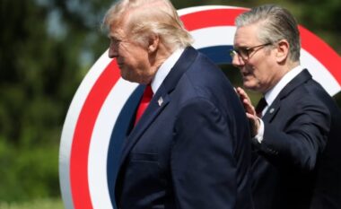 Trump paralajmëron largimin e Starmer: Kryeministri britanik “do të japë dorëheqjen”, ndërsa ai këmbëngul se është zgjedhur për t’i shërbyer vendit