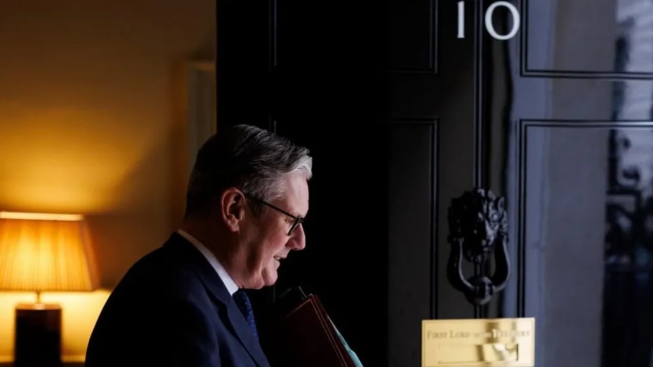 Rritet pasiguria në politikën britanike  vëmendja përqendrohet te Downing Street dhe e ardhmja e kryeministrit