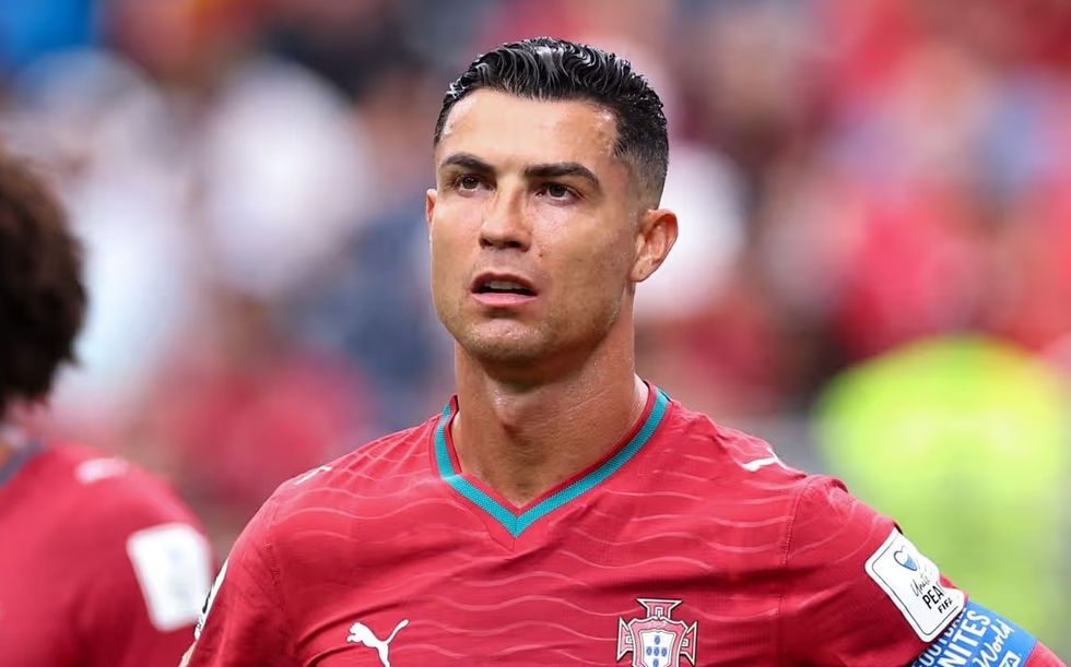 Michael Owen mbron Ronaldon pas kritikave  Mund t u kundërpërgjigjet të gjithëve me het trik ndaj Uzbekistanit