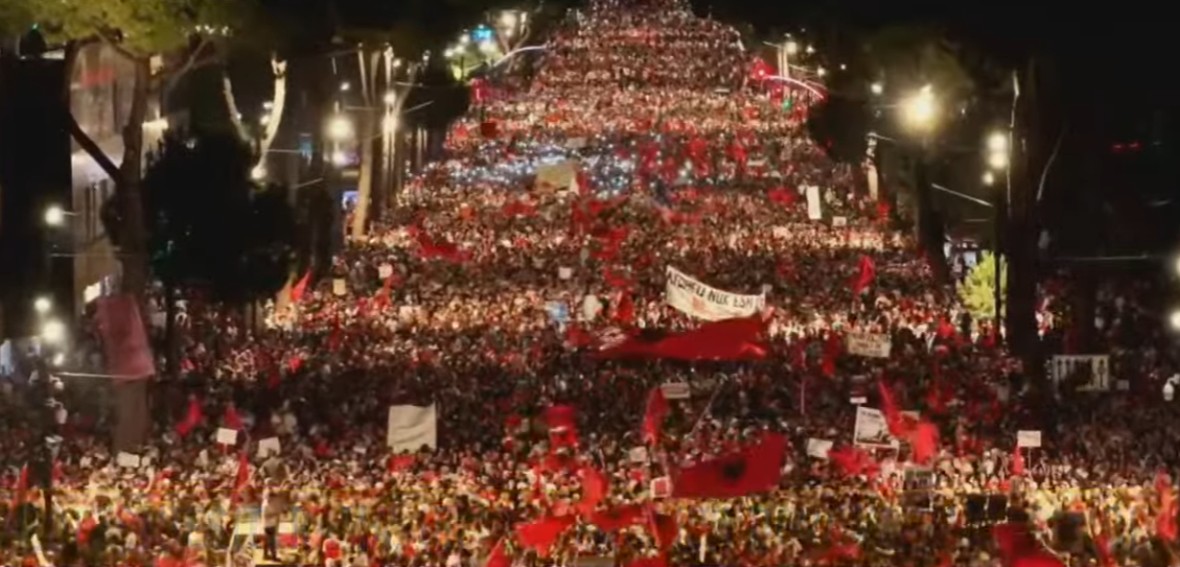 Një nga lëvizjet më të mëdha qytetare që nga rënia e sistemit komunist/ Revolta për largimin e Ramës, DW: Çfarë po e mban gjallë protestën në Shqipëri?