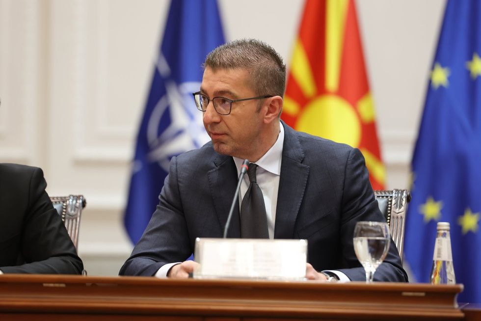 Mickoski për mundësinë e rikthimit të Taravarit në ekzekutiv  Këto çështje nuk trajtohen në media