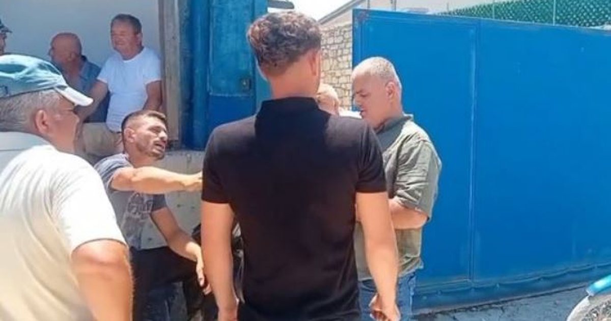 banoret-e-lagjes-kociaj-ne-varibop-ndalojne-punimet-kunder-asfaltimit-vetem-te-nje-pjese-te-rruges