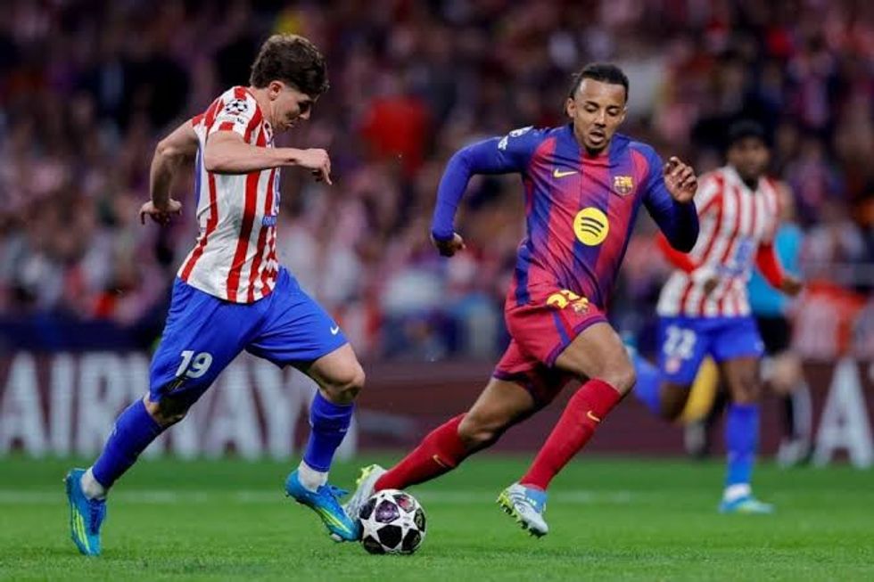 Barcelona mendon tre largime për të siguruar 150 milionë eurot e nevojshme për Julian Alvarez