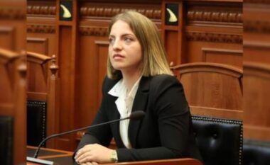 Marjana Koçeku publikon letrën për Ramën dhe kërkon largimin e tij: Nuk trembem të mbetem Marjana e maleve, e kam kaluar gardhin pa kthim