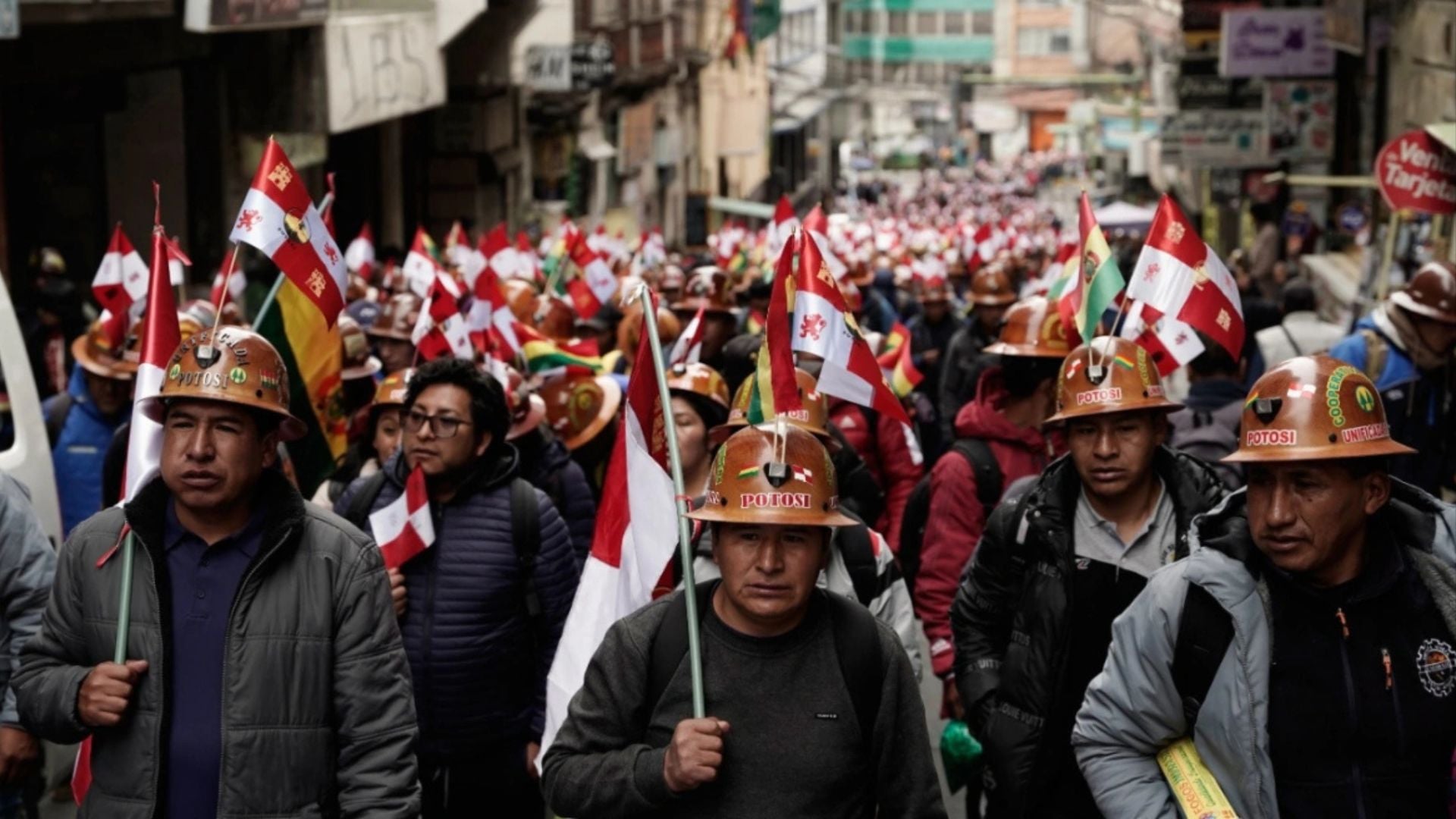 Pas mbi shtatë javësh bllokimesh  mbyllen protestat dhe hapen rrugët në Bolivi