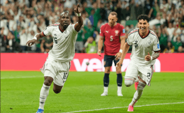 Meksika shpërthen pas pushimit, mund Republikën Çeke 3-0 dhe mbyll Grupin A në krye