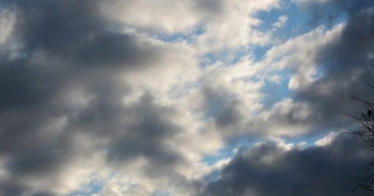 Thursday with clear skies in most of the country  light rain and isolated thunderstorms in some areas