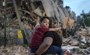Mbi 10 mijë të zhdukur pas tërmeteve shkatërruese në Venezuelë