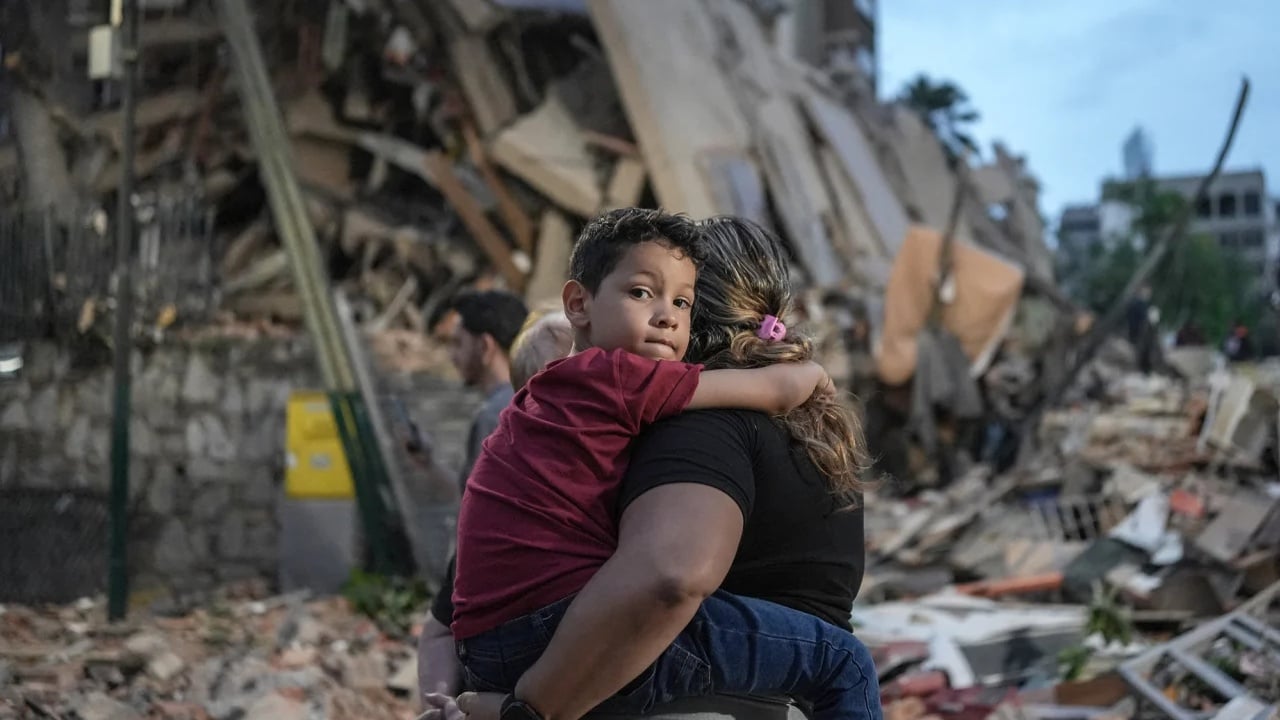 More Than 10 000 Missing After Devastating Earthquakes in Venezuela