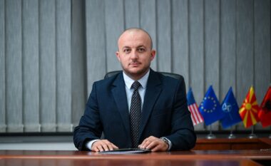 Hoxha takon fermerët në Çashkë dhe Veles: Përparimi rural mbështetet te banorët që punojnë çdo ditë në fshat