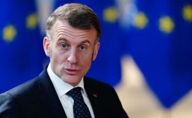 Franca bllokon në Mesdhe një cisternë të lidhur me “flotën fantazmë” ruse, Macron: Sanksionet nuk do të anashkalohen