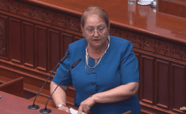 Janevska: Optimizimi i rrjetit të shkollave nuk do të sjellë largim të mësuesve nga puna
