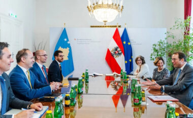 Kosova dhe Austria nënshkruajnë marrëveshje të re dhe zhvillojnë konsultime politike në Vjenë