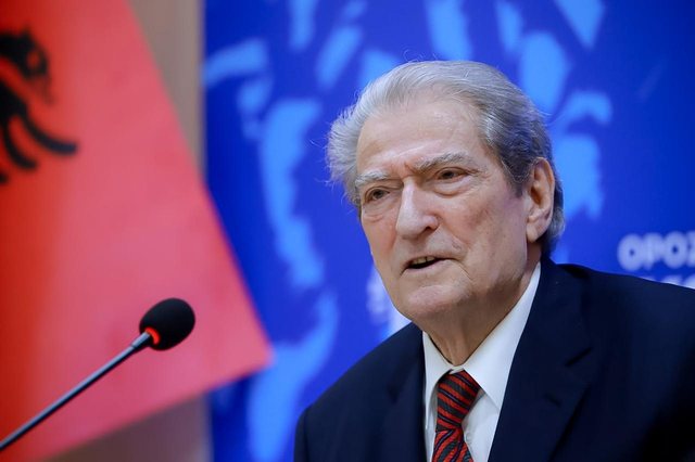 Berisha  Çdo shqiptar të dalë në mbështetje të ndryshimit