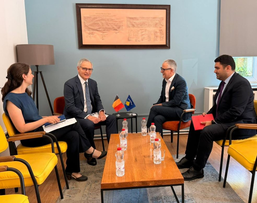 Arben Vitia zhvilloi takim me ambasadorin belg në Kosovë