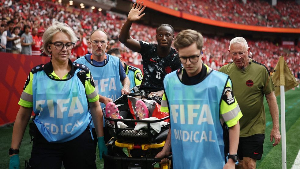 FIFA merr vendim të prerë, pesë ndeshje pezullim për lojtarin që i theu këmbën yllit të Kanadasë