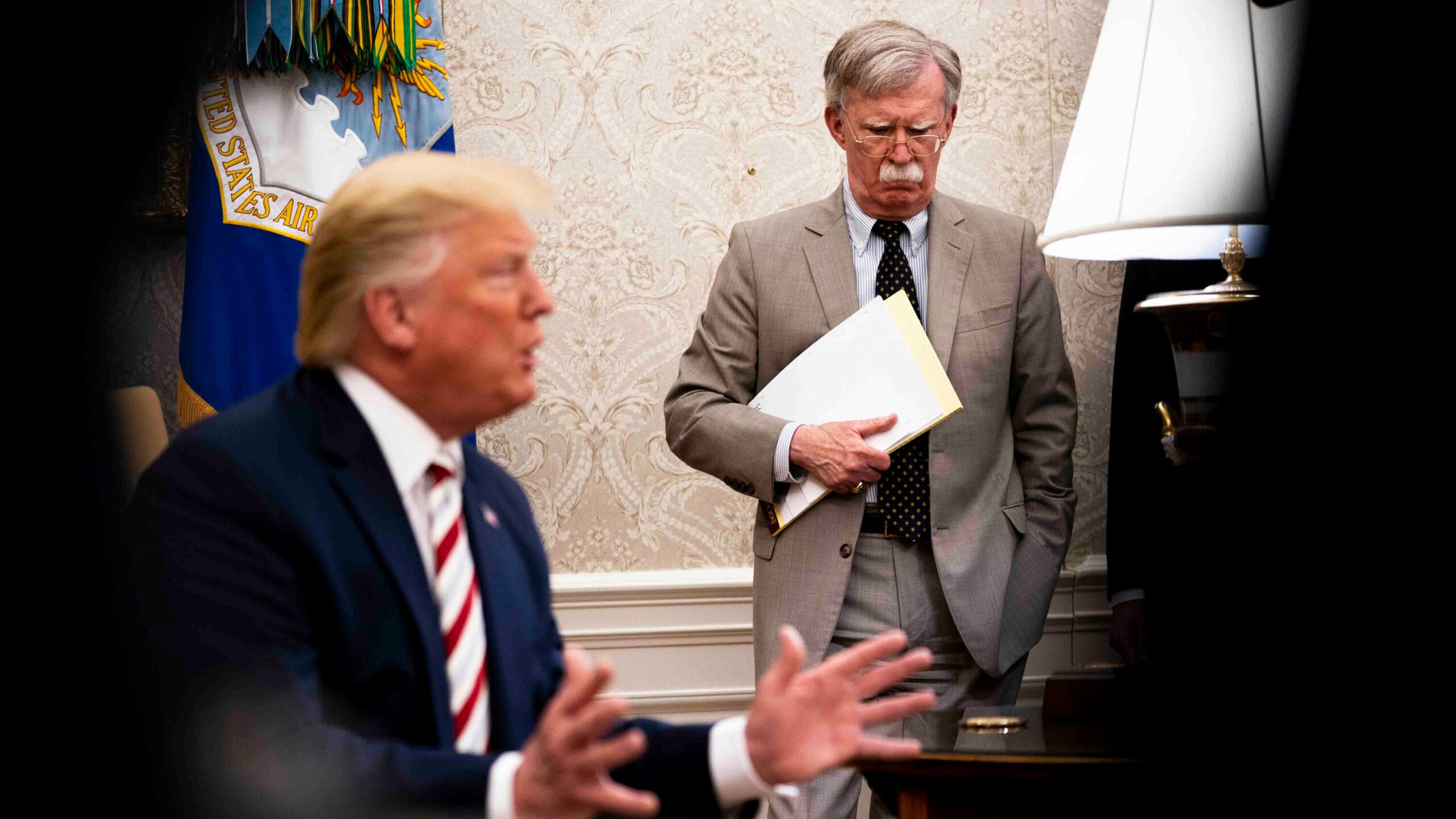 John Bolton pranon fajësinë për mbajtjen e paligjshme të dokumenteve të klasifikuara  përballet me deri në pesë vite burg