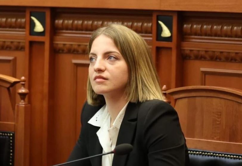  Kjo qeveri nuk sjell dot ndryshimin   Marjana Koçeku për  Britania Daily   Protestat janë ndër lëvizjet qytetare më frymëzuese në Shqipëri dhe Europë
