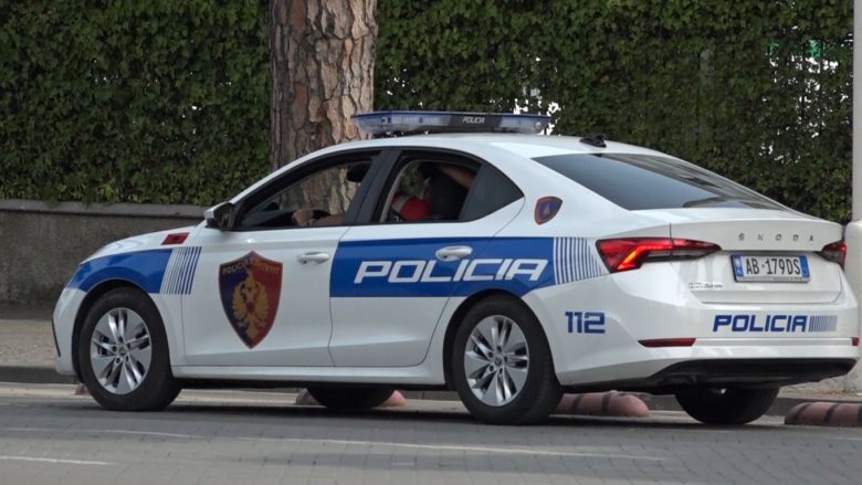 Dy pronarë dyqani në Tiranë përfundojnë në pranga pasi kanosën dhe mbajtën me forcë një kliente  lëndohet edhe një polic