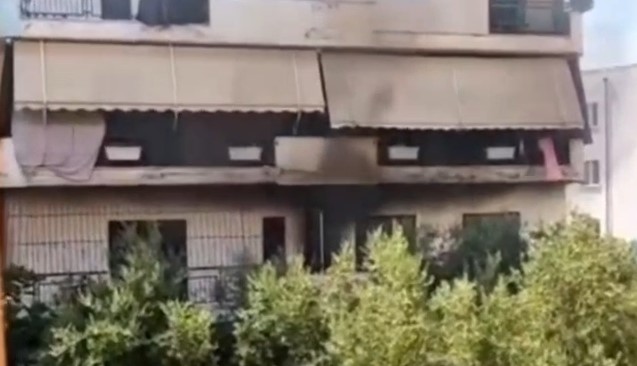 Digjet një apartament në Vlorë  flakët përfshijnë banesën në lagjen  Isa Boletini 