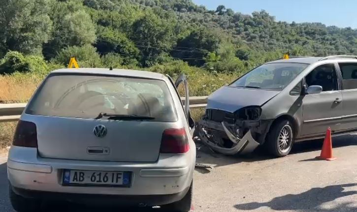 Përplasje në rrugën Fier Levan pranë Qafës së Koshovicës  lëndohen dy shoferë