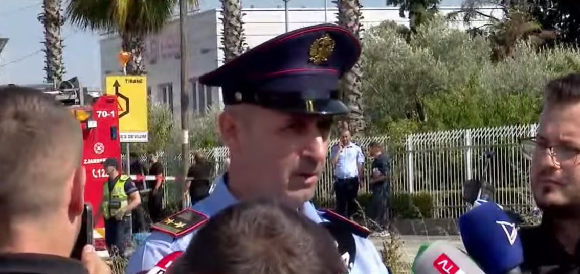 Policia jep informacion nga aksidenti i rëndë i furgonit Berat Tiranë  2 të vdekur dhe 15 të plagosur
