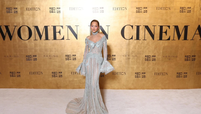 Rita Ora rrëfen historinë e familjes  Jam krenare që jam emigrante  rrënjët e mia më kanë bërë më të fortë
