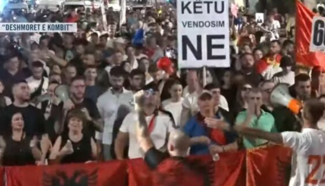 Përfundon protesta e 60 të kundër qeverisë  pjesëmarrësit paralajmërojnë   Nesër edhe më shumë  