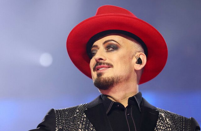 kritikoi-artistet-pro-izraelit-nepermjet-kenges-se-tij-boy-george-terhiqet-nga-koncerti-ne-londer