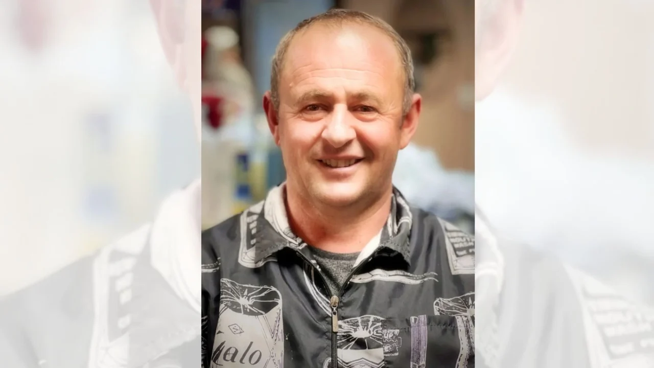  Ai nuk është kriminel   Mbi 20 vite në SHBA  deportohet nga Amerika berberi shqiptar  Mesazhi i xhaxhait të tij  U bë viktimë e kriminelëve  nuk kishte faj që viza 