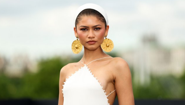 Zendaya në qendër të kritikave për vathët 3 mijëvjeçarë iranianë gjatë promovimit të  Odisea 