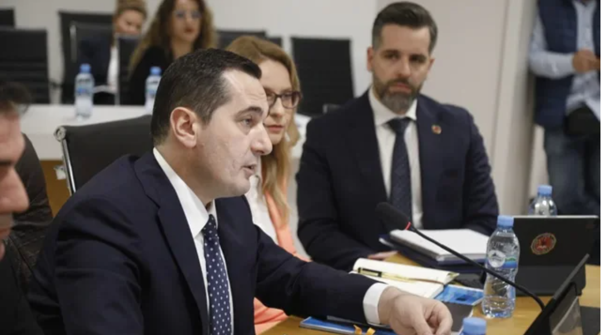 Krimi zgjedhor shfaqet me intensitet më të lartë gjatë viteve zgjedhore  Kreu i SPAK Klodian Braho raporton në Komisionin për Reformën Zgjedhore  Në hetime të përfshihet edhe gjurmimi i parasë