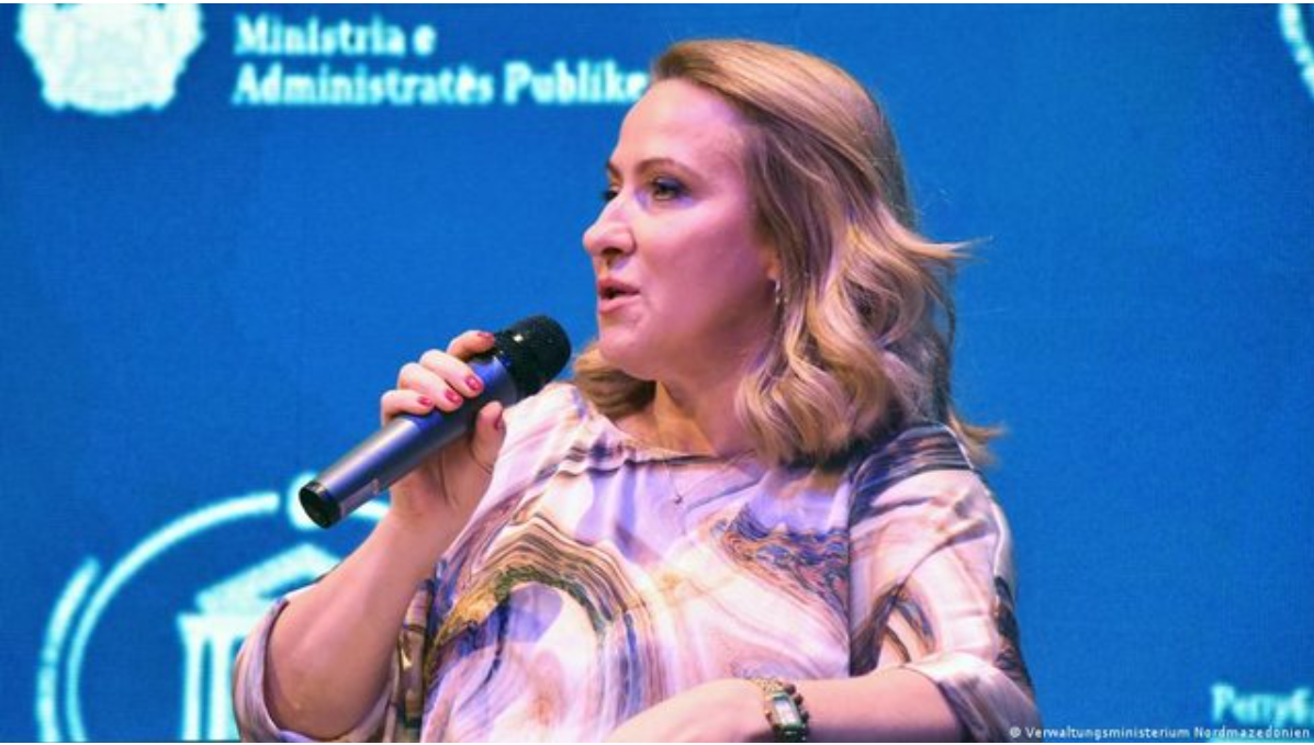 Deklaroi se do të kishte spastruar etnikisht Kosovën  DW  Opozita kërkon shkarkimin e ministres serbe  Snezhana Paunoviç