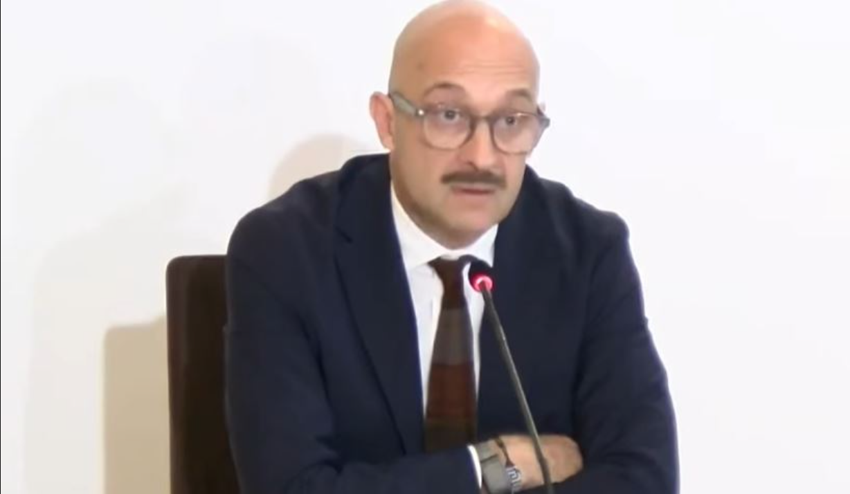 Dosja e Veliajt në Strasburg  avokati Ben Brandon  Masa e ndalimit të tij është e panevojshme  duhet të lirohet menjëherë